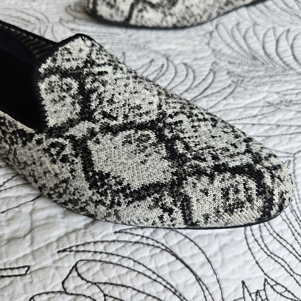 Euc Rothy’s White Python Snake Almond Loafers Fla… - image 3